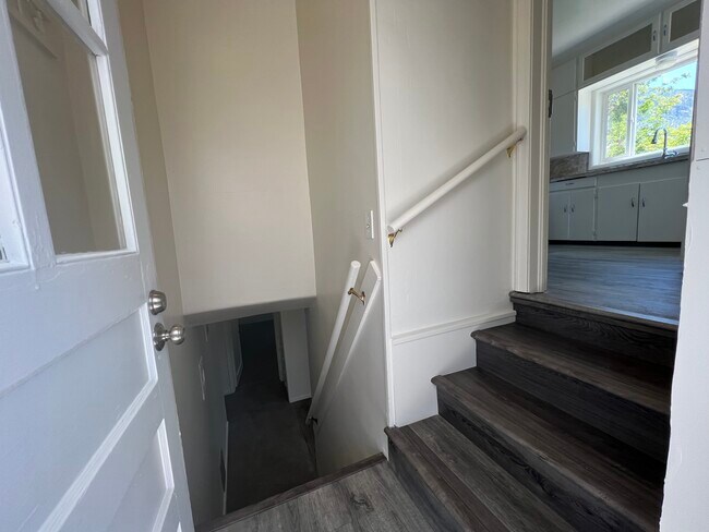 Side Entry - 257 N 500 E