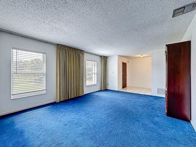 Building Photo - 13850 Co Rd 512