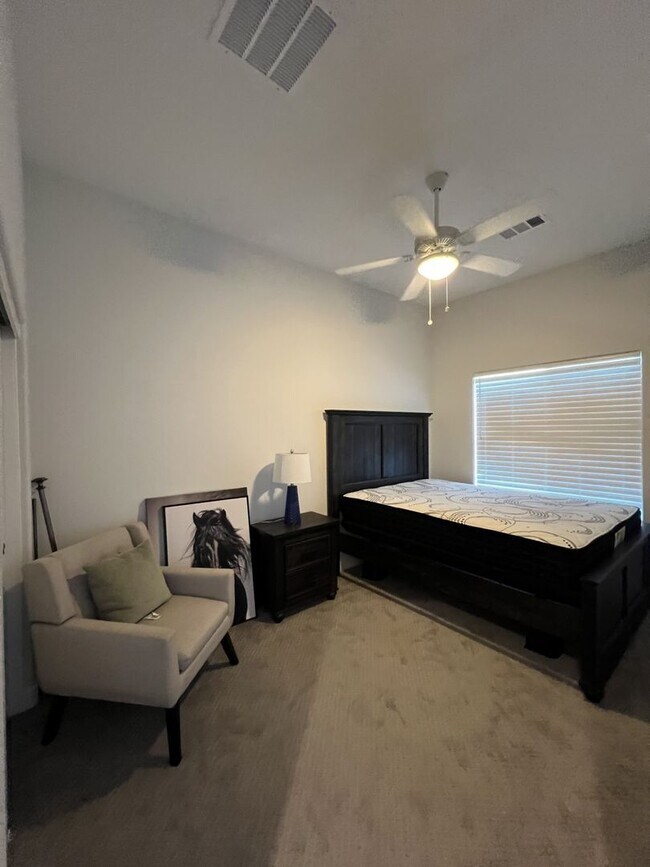 Building Photo - 3/BD 2.5/BA Sleek Townhome with High Ceilings, Balcony, and Prime Community Amenities!