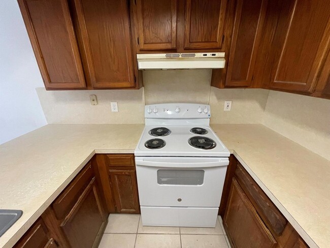 Building Photo - 1174 The 12th Fairway