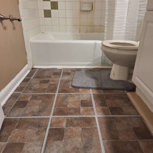 Building Photo - 2117 Giuffras Ave