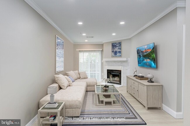 Building Photo - 273 S Pickett St