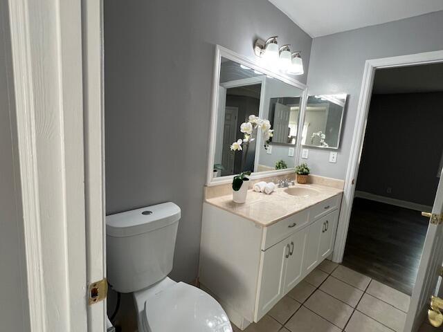 Building Photo - 2163 Madeira Dr