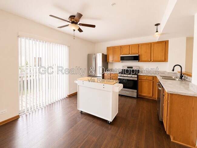 Building Photo - 312 Fieldstone Ct