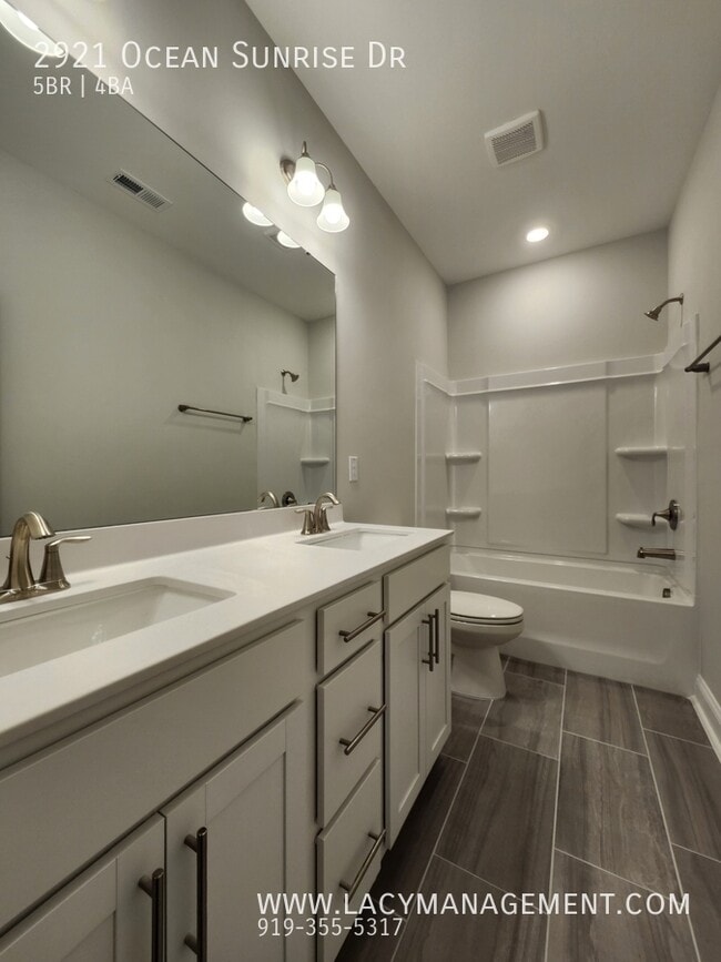 Building Photo - 2921 Ocean Sunrise Dr