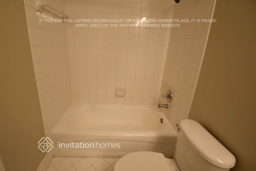 Building Photo - 2500 Cordoba Bend