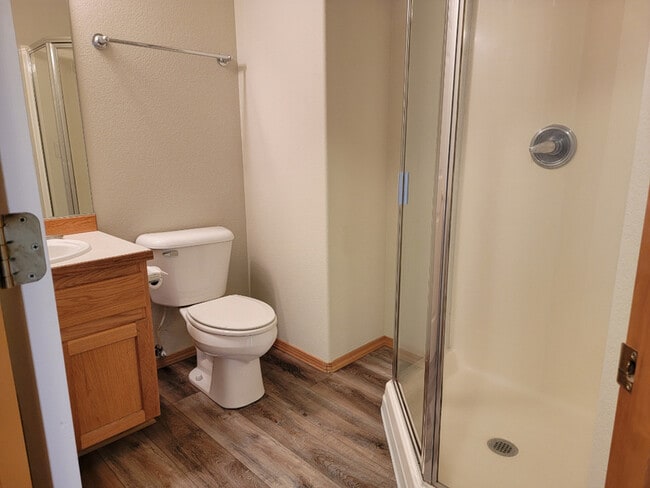 Building Photo - 1085 Golden Pheasant Dr