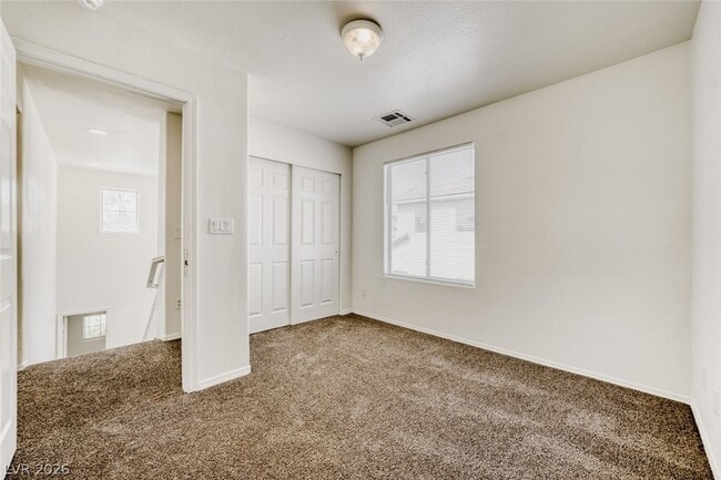 Building Photo - 2562 Begonia Valley Ave