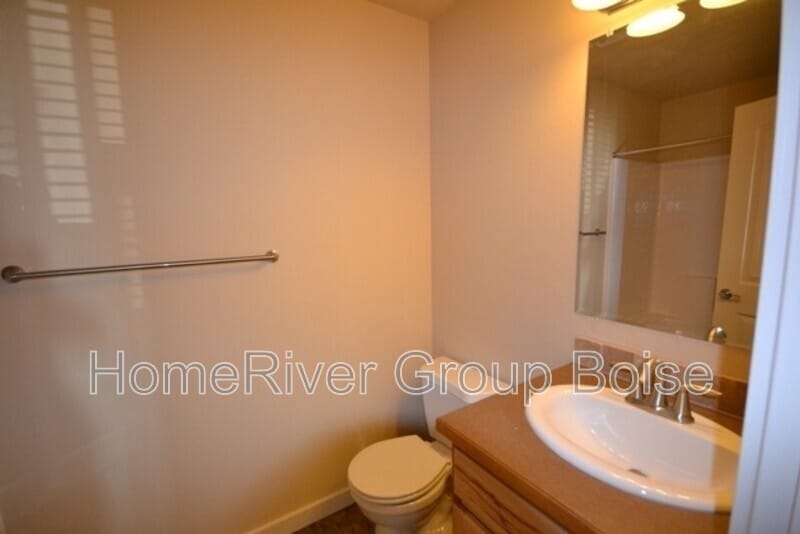 Building Photo - 9237 W Brogan Dr