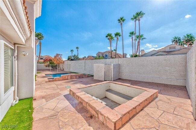 Building Photo - 8129 Pacific Cove Dr