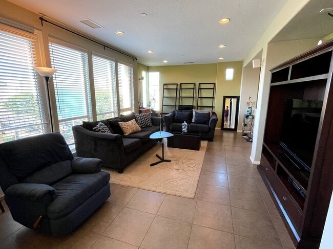 Building Photo - 5401 W 149th Plz