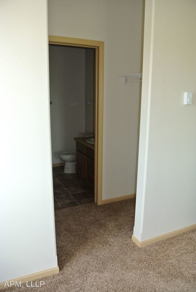 Building Photo - 1900 Dakota Dr