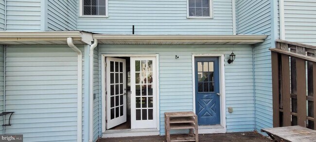Building Photo - 262 Liberty Dr