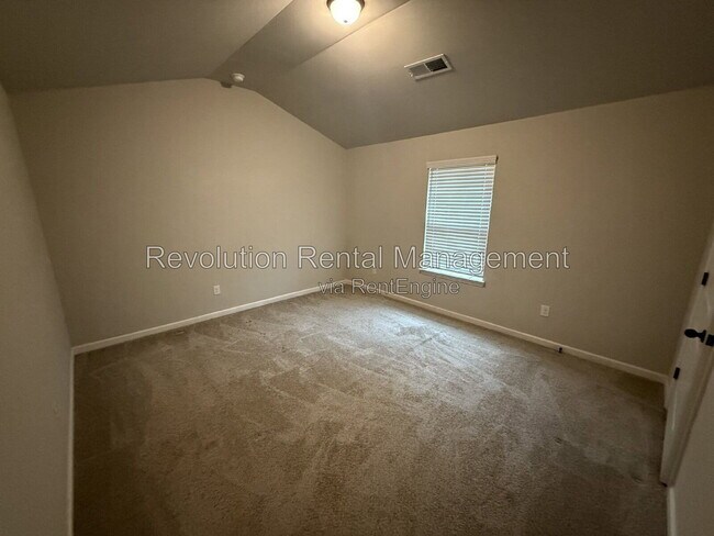 Building Photo - 1009 Fable Ln