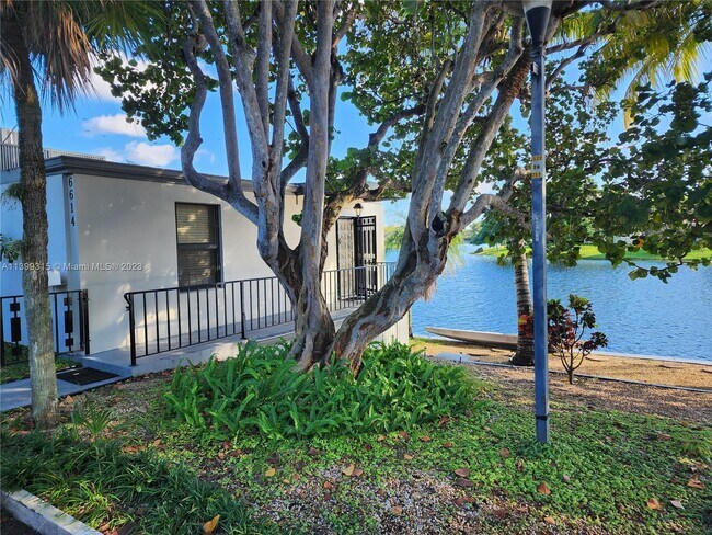 Primary Photo - 6614 Miami Lakes Dr