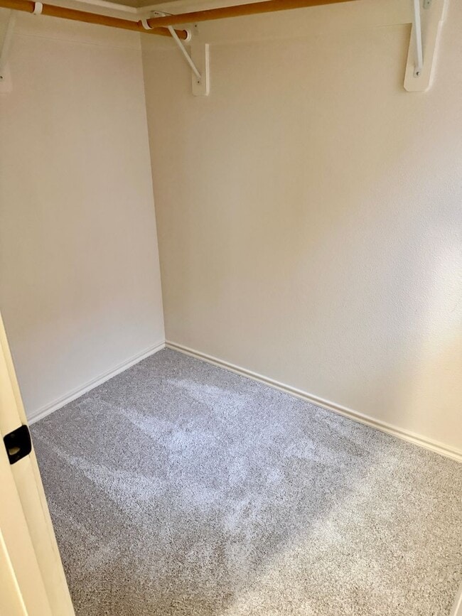 Building Photo - Bethany Village-Two bedroom TH Delight