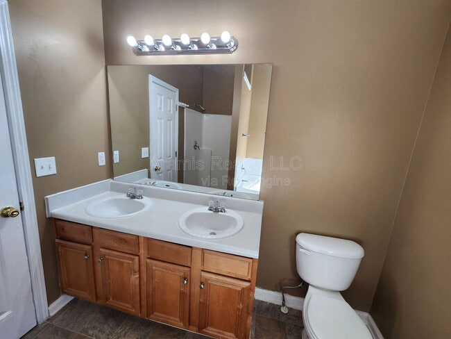 Building Photo - 3081 Dogwood Ave