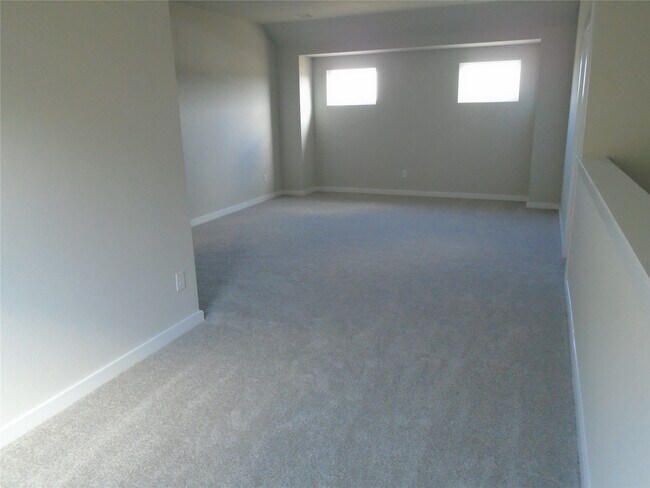 Building Photo - 2215 Emerald Diamond Ct