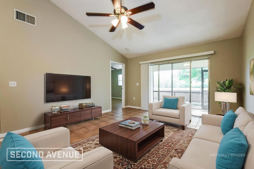 Building Photo - 10532 Wyndcliff Dr