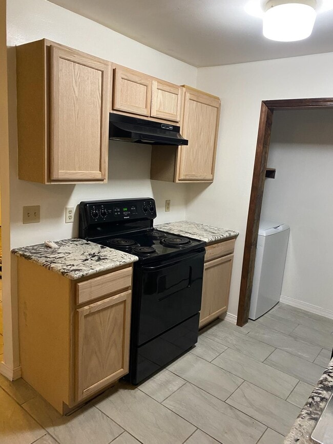 Building Photo - 11603 Warren Rd