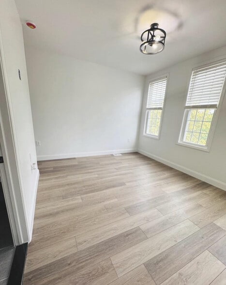 Master bedroom - 1402 W Saratoga St