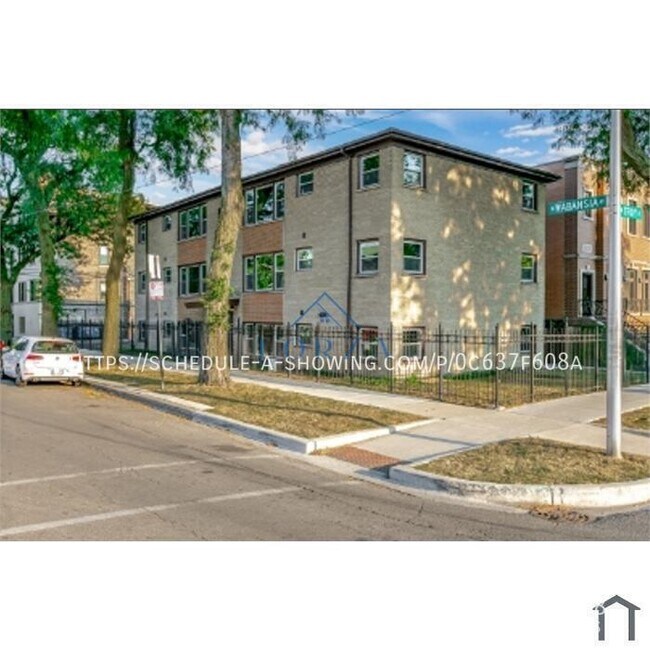 Building Photo - 3119 W Wabansia Ave