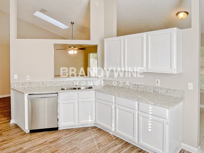 Building Photo - 439 Moby Dick Dr N