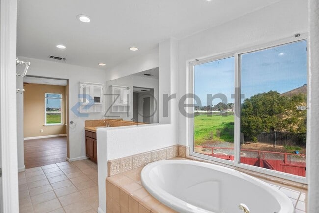 Building Photo - 25 Zion Ct