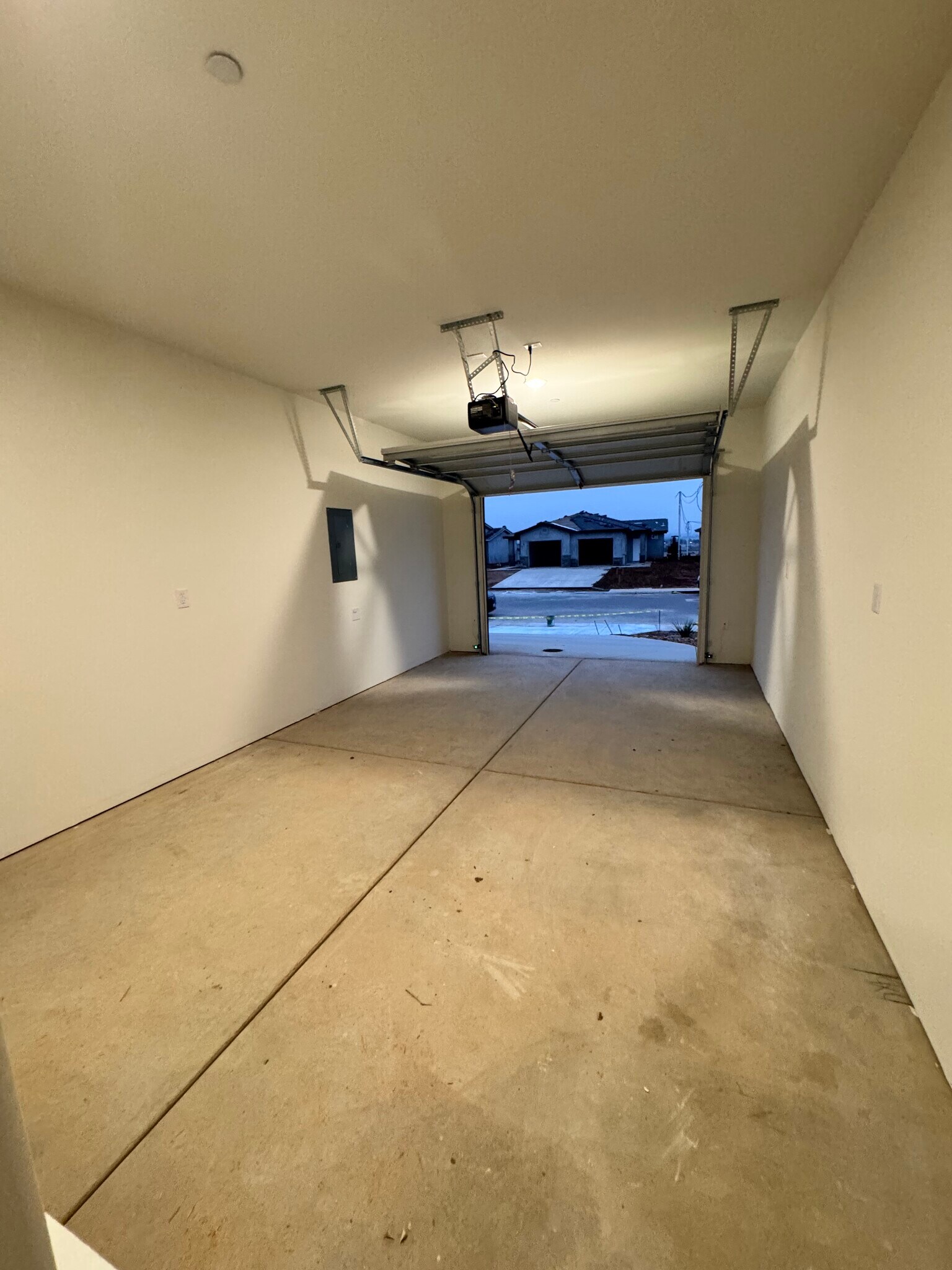 Building Photo - 6006 Cougar Trl