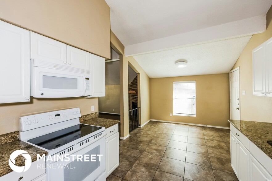 Building Photo - 7000 Laurelhill Ct N