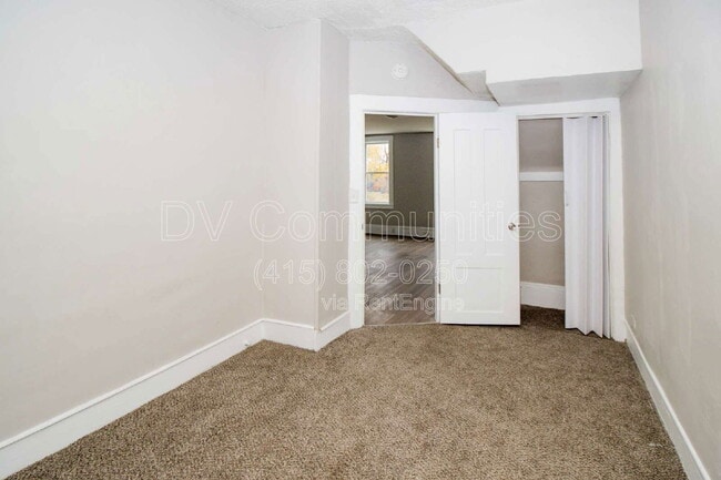 Building Photo - 2947 E 57th St