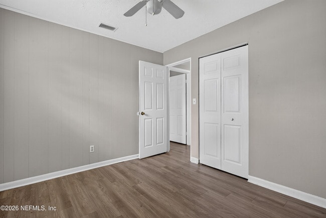 Building Photo - 255 Woodside Dr