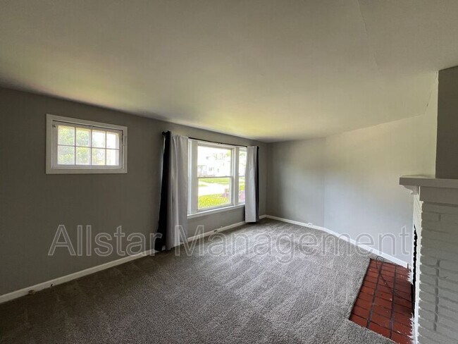 Building Photo - 4859 E 97th St