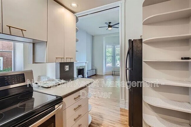 Building Photo - Newly Renovated Single Family Home | 1 BR/1BA | Fireplace!