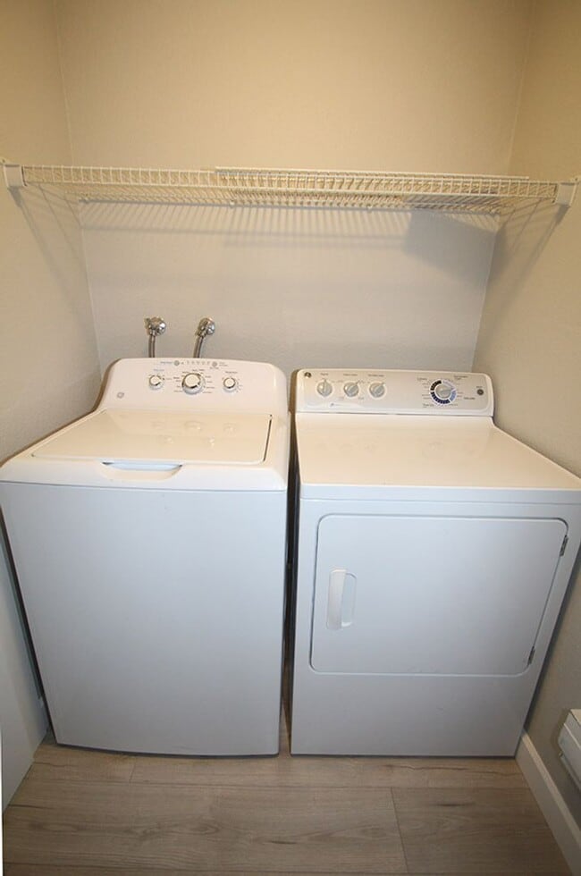 Building Photo - REMODELED KIRKLAND 2 BED CONDO FOR RENT W ...