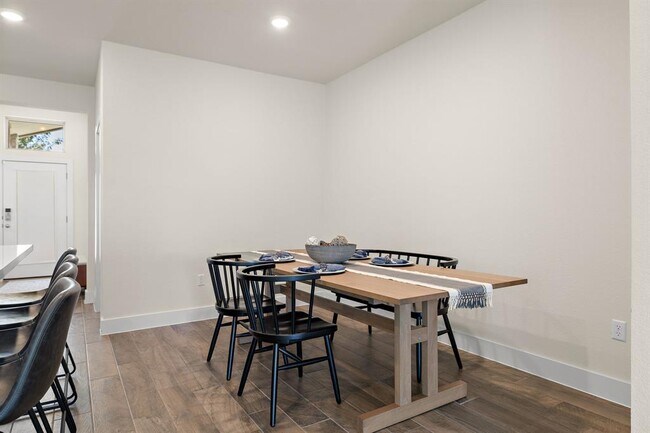 Building Photo - 6209 Dumfries Ln