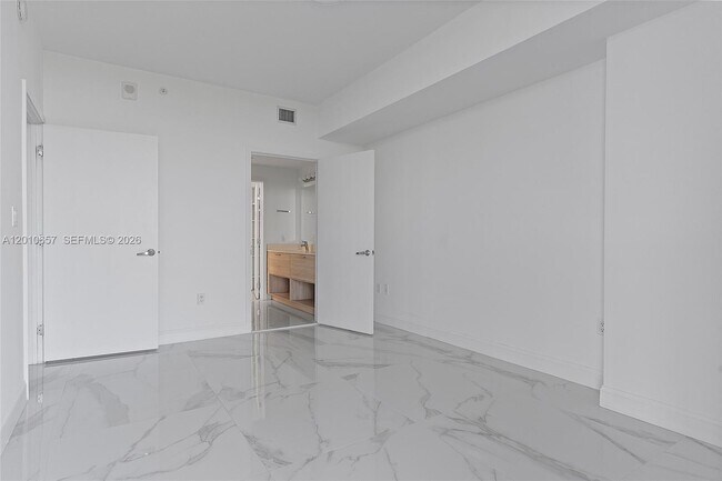 Building Photo - 16385 Biscayne Blvd
