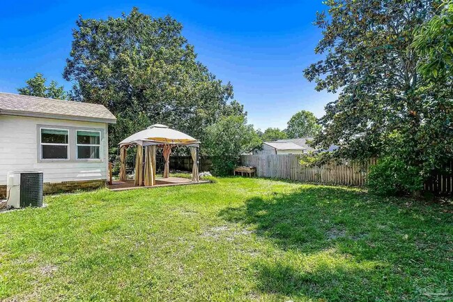 Building Photo - 394 Rosewood Dr
