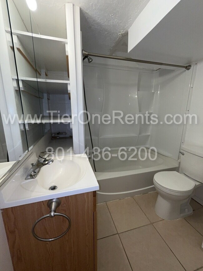 Building Photo - Limited-time offer: $500 off first months rent,