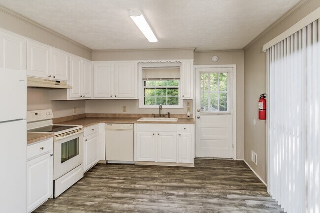 Building Photo - 108 Mistwoode Rd