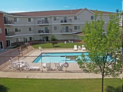 Pool - Grand Gateway