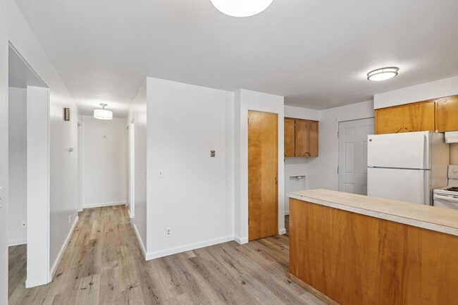 Building Photo - Knowles Properties