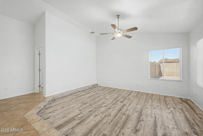 Building Photo - 7637 W North Ln