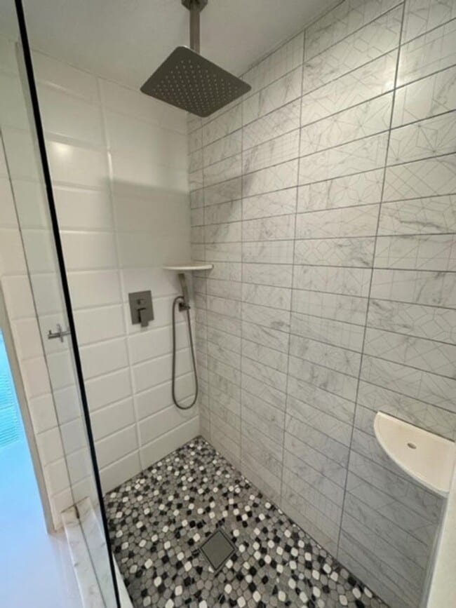 Building Photo - Iconic 2 story corner condo at the Terraces of Celebration. Completely renovated 2 Bedroom, 2 Bat...
