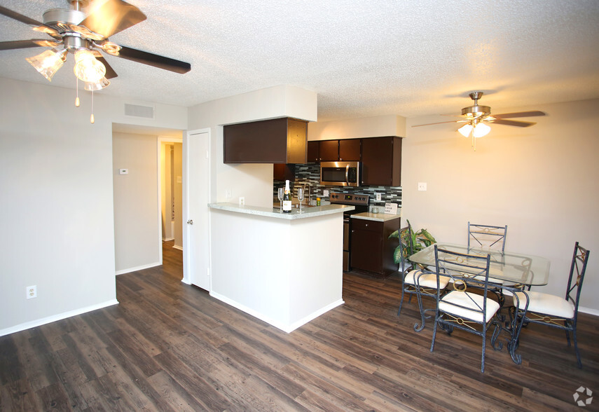 B 1BDx1BA 660SF - Marine Creek Apartments