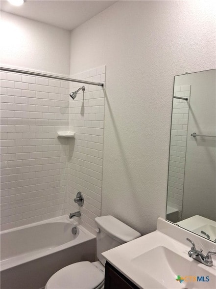 Building Photo - 253 Villars Dr