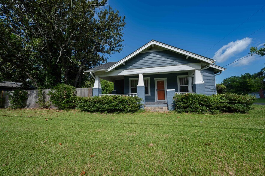 Building Photo - 1815 Castle Hayne Rd