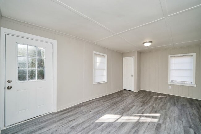 Building Photo - Super Cute & Private Hueytown Home Tucked Away on a Quiet Cul-de-Sac