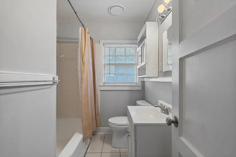 Building Photo - 3822 Howard Ave