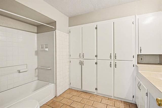 Building Photo - 3720 Stanley Ave